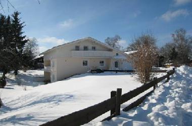 FeWo im Winter, Wiese zum rodeln geeignet