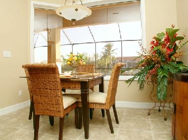 breakfast area - nook