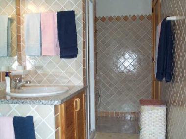 Badezimmer mit Dusche