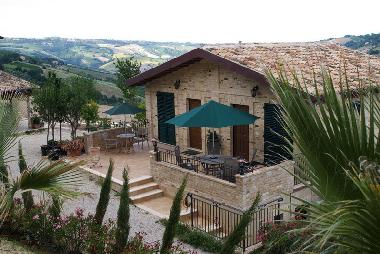 Apartmenthaus-Terrasse von L'Olivo / L'Oleandro