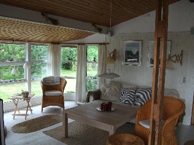 Sommerhus, B�t� - stue/Wohnzimmer.
