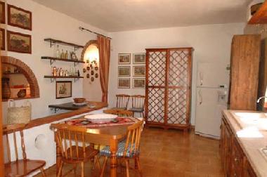 Kitchen (reverse angle)