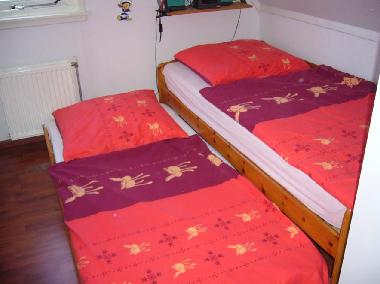 Kinderzimmer mit Tandemliege 2 x 90 x 200
