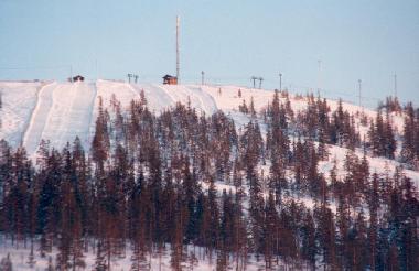 ... mit den verschiedenen Pisten, und dem Snowboardland.
