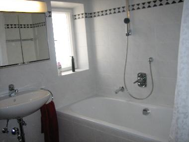 Badezimmer mit Wanne
