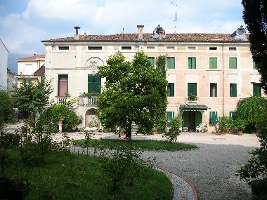 Villa in vittorio veneto (Treviso) oder Ferienwohnung oder Ferienhaus