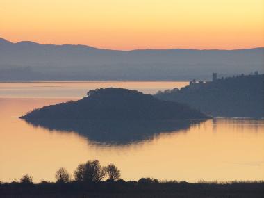 Die Insel Maggiore auf dem Trasimenischen See, gesehen vom Landhaus Tiravento