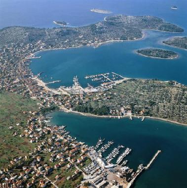 Pension in Betina (Sibensko-Kninska) oder Ferienwohnung oder Ferienhaus