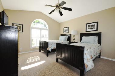 G�steschlafzimmer mit 2 Einzelbetten