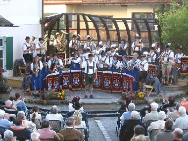 Sonntgliches Konzert der Blaskapelle Bad Bayersoien