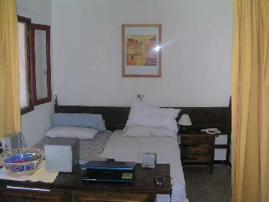 Schlafzimmer, vom Wohnraum gesehen