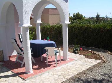 hintere Terrasse und hinterer Garten