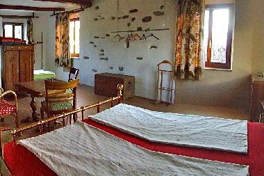 Ger�umiges 4-er Zimmer