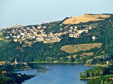 Sassocorvaro und Stausee Mercatale