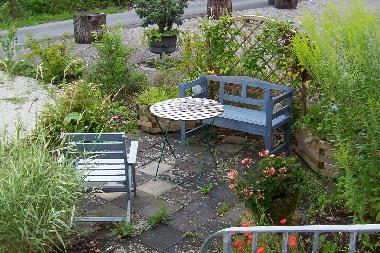 Vorgarten und Terasse