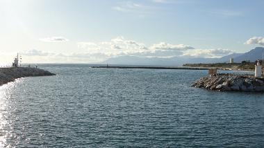 Der Hafen von Cabo Pino, 5 min mit dem Auto