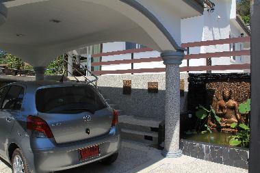 Car Port, Eingang