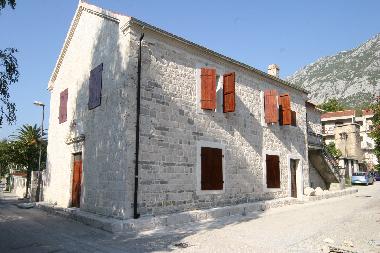 Ferienhaus in Dobrota (Montenegro) oder Ferienwohnung oder Ferienhaus