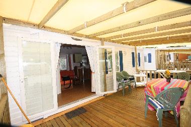 Die ueberdachte Veranda vom Chalet Super Titania 8,10 m X 4 m
