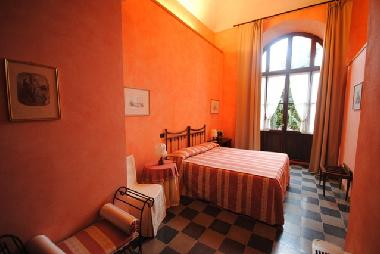 Pension in Serralunga d'Alba (Cuneo) oder Ferienwohnung oder Ferienhaus