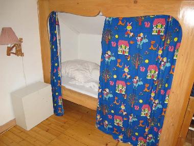 Alkovenbett im Durchgangsraum