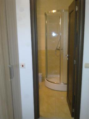 Bad mit Dusche und WC