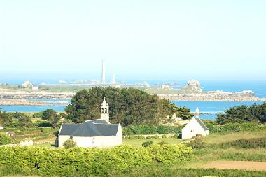 Die Kapelle liegt 300 m vom unserer Haus entfernt. Vielen Konzert im Sommer