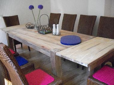 Aufenthaltsraum mit Essecke f�r 12 Personen