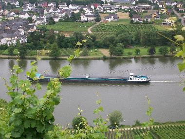 Schiff auf der Mosel