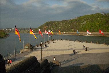 Deutsches Eck mit Blick auf Urbar