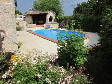 Grillhuschen und Pool