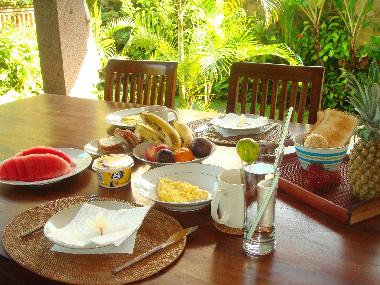 gem�tlicher Essplatz vor der K�che