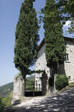 Schloss / Burg in Pievebovigliana (Macerata) oder Ferienwohnung oder Ferienhaus
