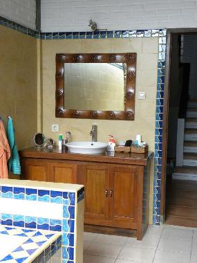 Bad mit direktem Zugang zum Zimmer