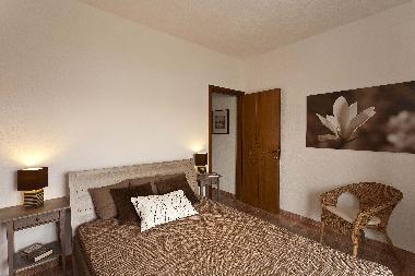 Schlafzimmer 5 - 2 Personen Doppelbett mit Balkon - Gartensicht