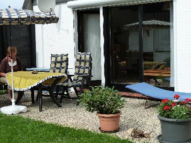 Terrasse hinter dem Haus