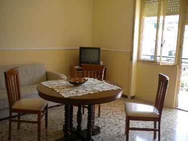 Wohnzimmer mit Schlafcouch