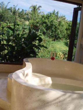 privater Whirlpool im Bungalow 