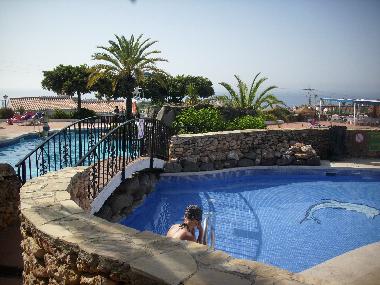 2. Poollandschaft mit Meerblick (Kinderbecken, Snackbar und Restaurant)