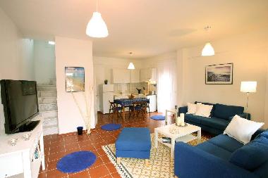 Wohnzimmer mit offener Kche