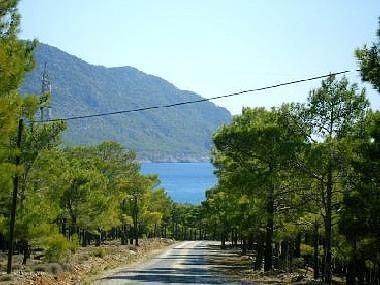 Street to the very near traditional village Hirmanli K�y