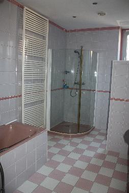 Grosses Badezimemr