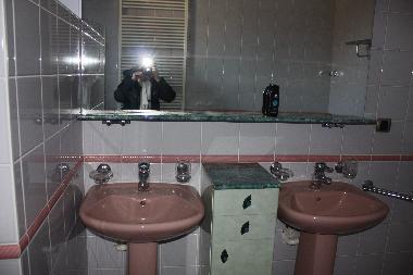 Grosses Badezimmer