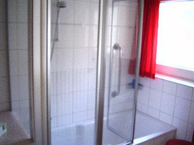 Bad mit Dusche, WC separat