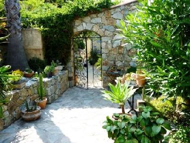 Garten und Eingangsbereich Casa Cilenti
