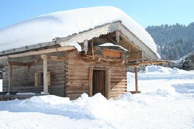 tiefverschneite Almh�tte