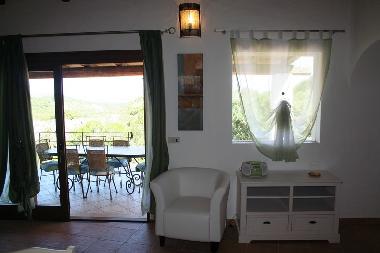 Blick vom Esszimmer auf die Veranda