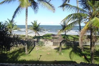 Garten mit direktem Strandzugang