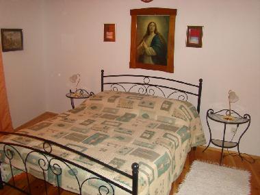 Schlafzimmer 1