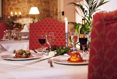 Hotel in Lloseta-Mallorca (Mallorca) oder Ferienwohnung oder Ferienhaus